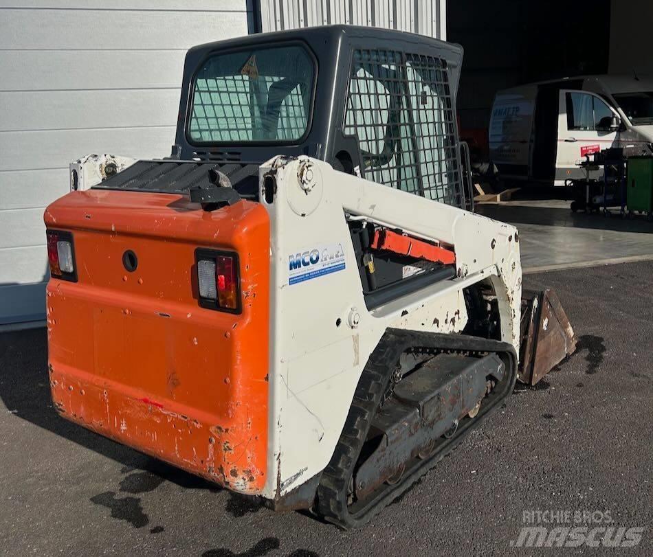 Bobcat T 110 Гусеничные фронтальные погрузчики
