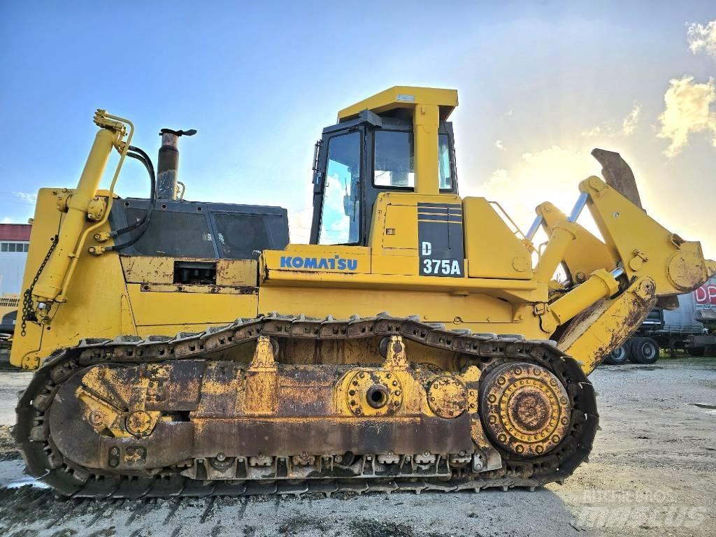Komatsu D 375 A-1 Гусеничные бульдозеры