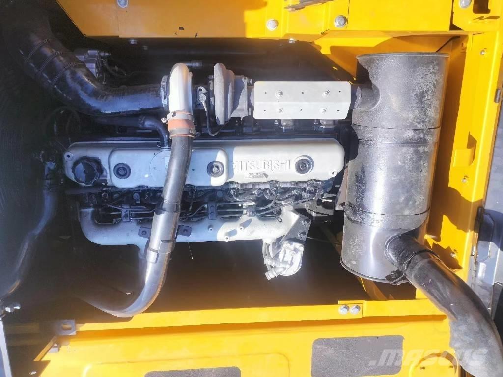 Sany SY215C Гусеничные экскаваторы