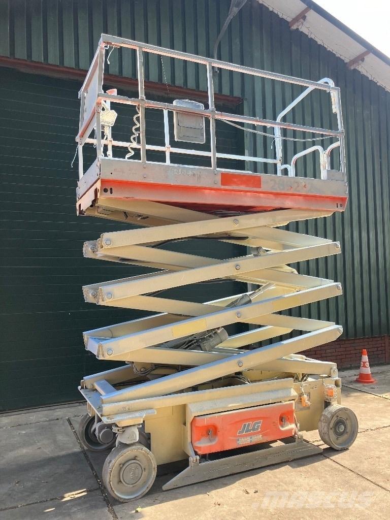 JLG 2646 ES 10 meter Ножничные подъемники