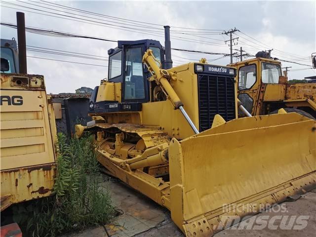 Komatsu D85-21 Гусеничные бульдозеры