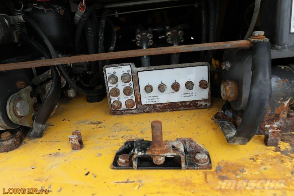 New Holland D 180 Гусеничные бульдозеры