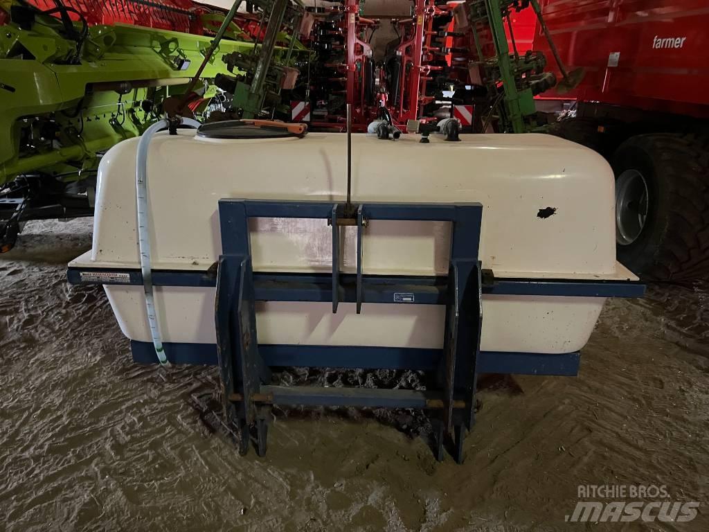 Kyndestoft 1500 L Самоходные опрыскиватели