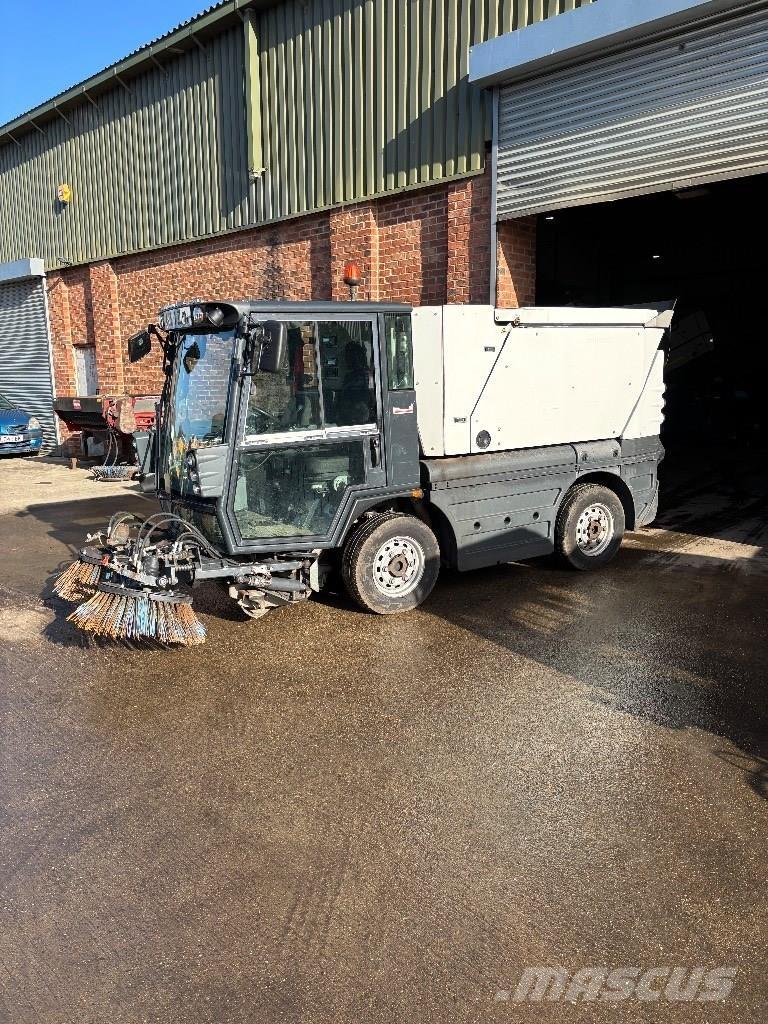 Schmidt Swingo 200 + Вакуумные уборочные машины