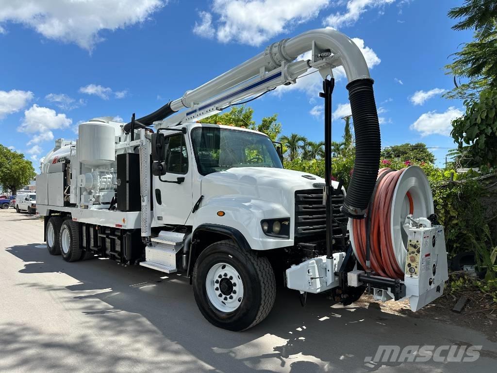 Freightliner 114 SD Ассенизаторские машины