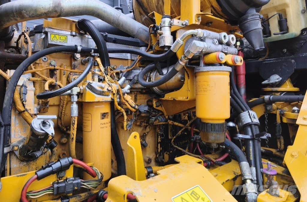 CAT 730 Шарнирно-сочленённые самосвалы