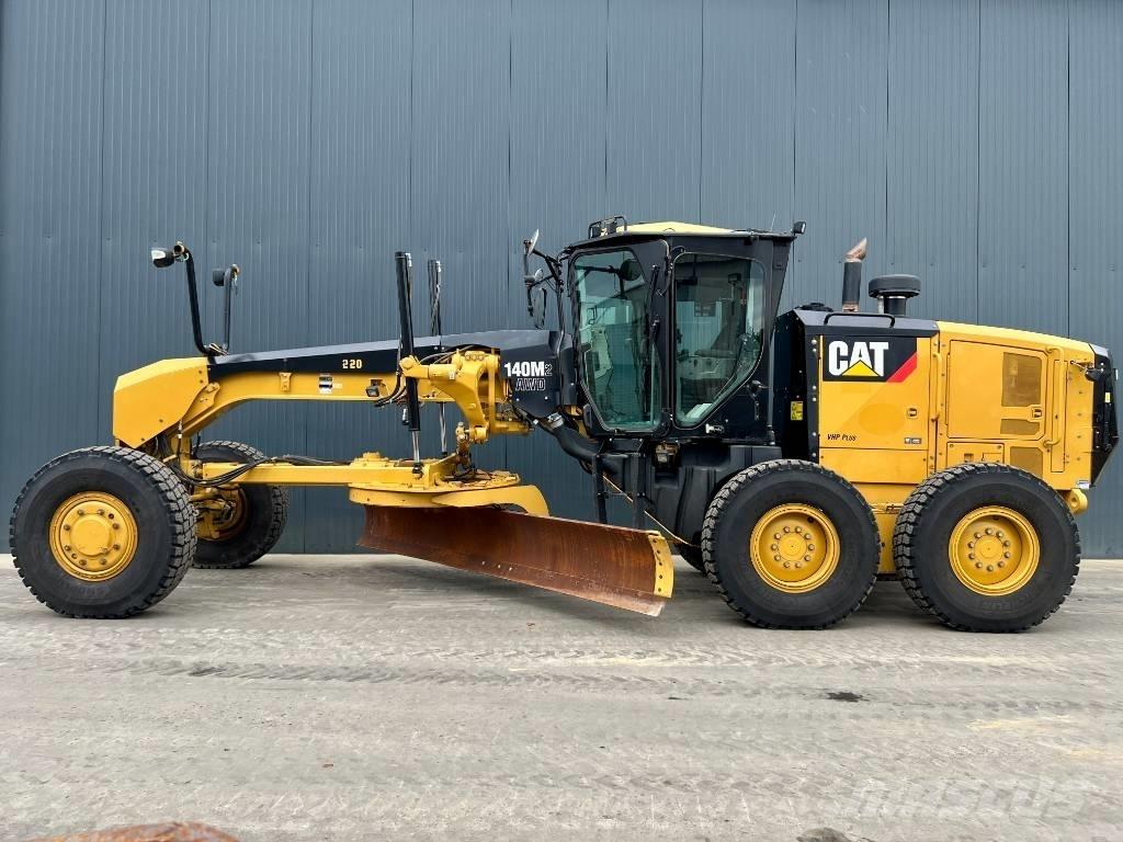 CAT 140M2 AWD Грейдеры