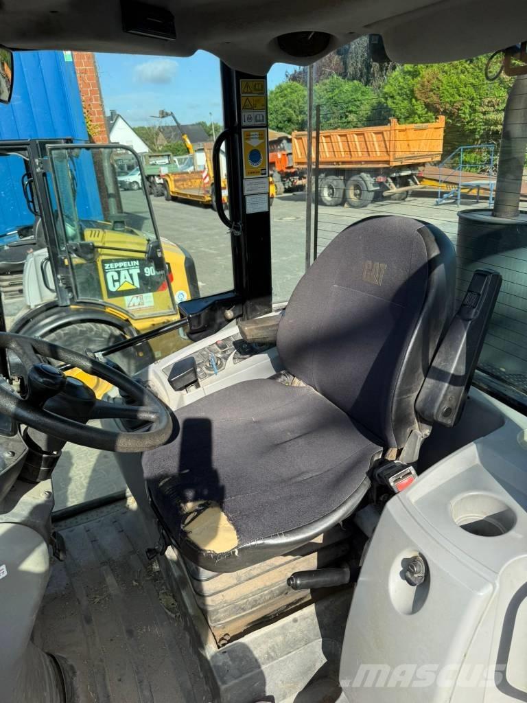 CAT 908 H 2 Фронтальные погрузчики