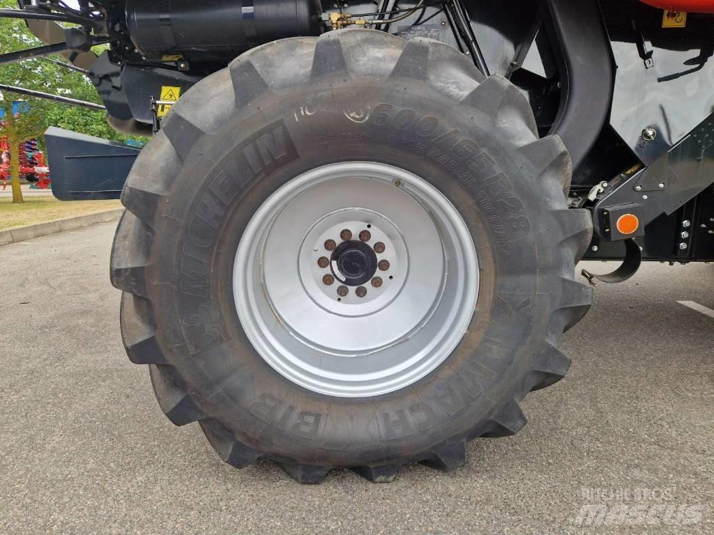Case IH AF 7150 Зерноуборочные комбайны