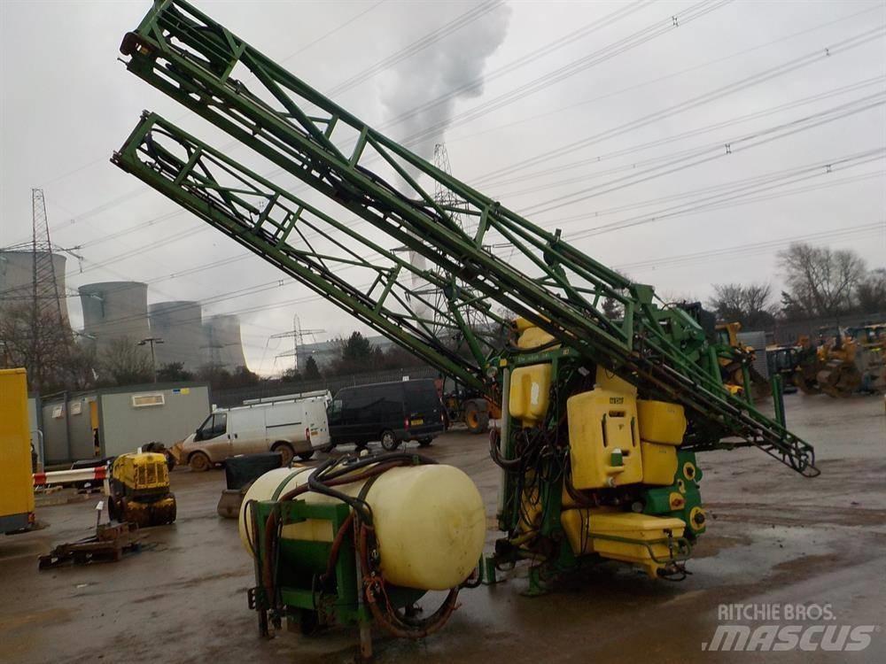 John Deere 510 Прицепные опрыскиватели