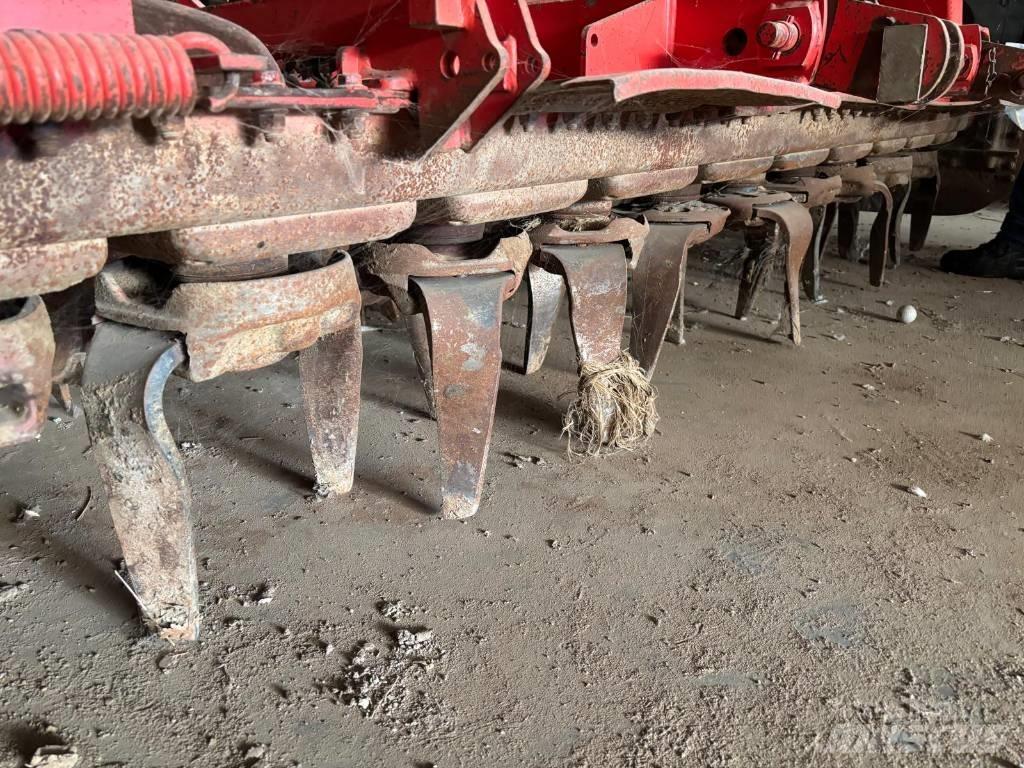 Kuhn HR 3003 D Почвеные фрезы