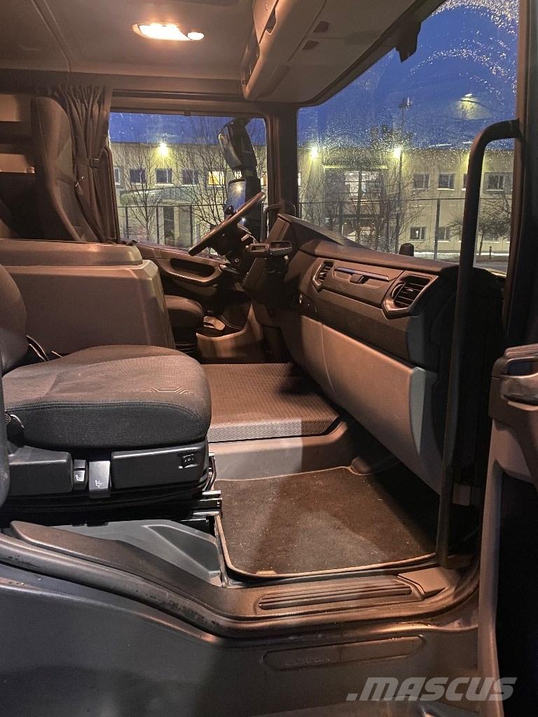 Scania LB Грузовики-Фургоны