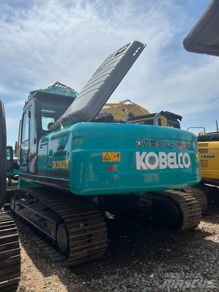 Kobelco SK200D Гусеничные экскаваторы