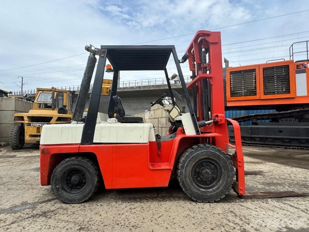 Nissan WF03A35U Дизельные погрузчики