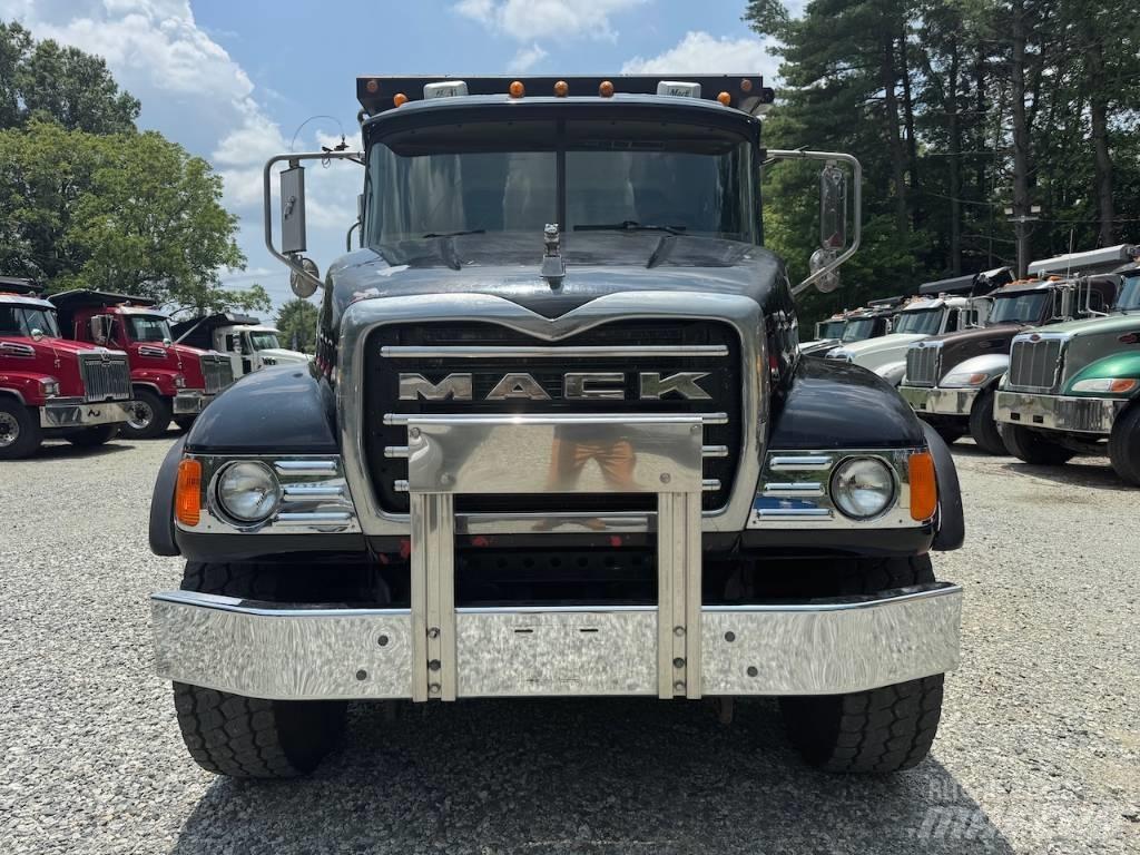 Mack Granite CV 713 Грузовики-Самосвалы