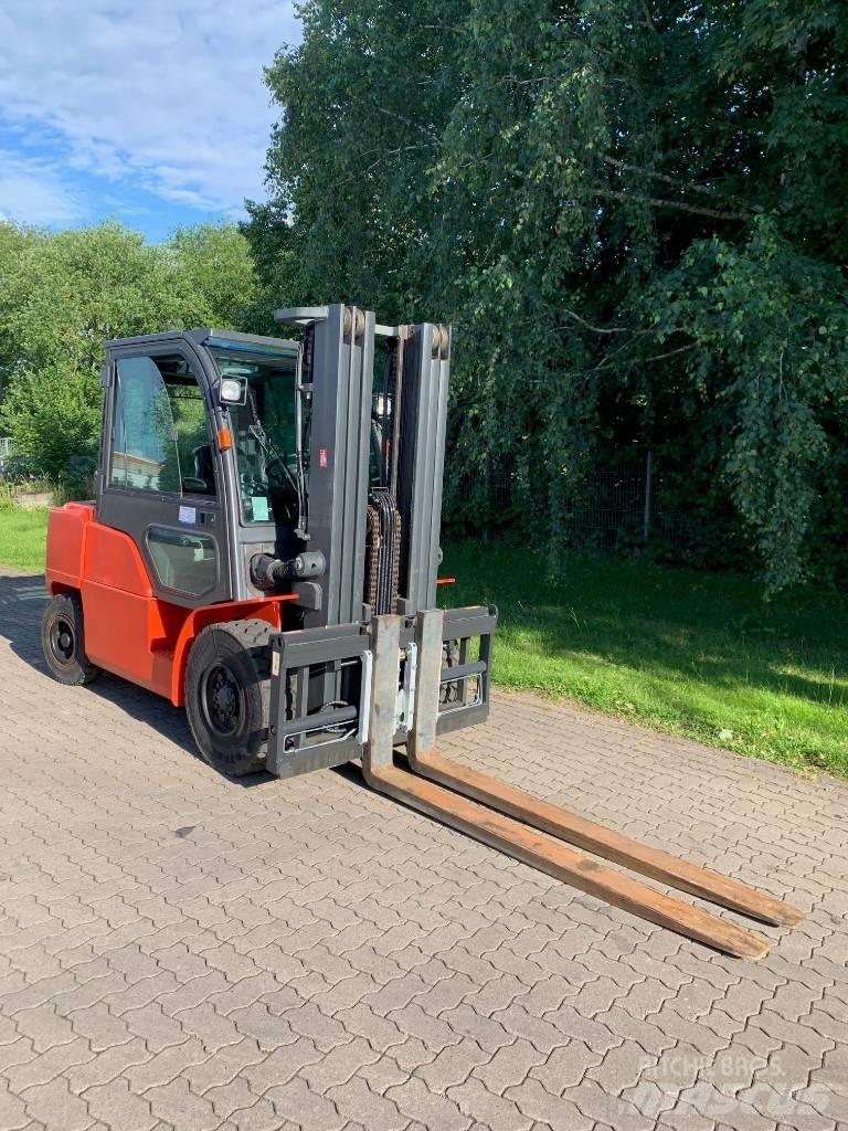 Nissan WG1F4F50Y Дизельные погрузчики
