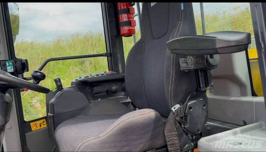 Komatsu WA470-8 Фронтальные погрузчики