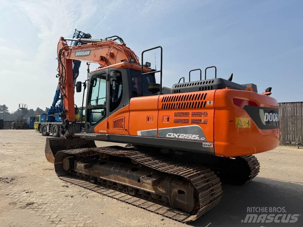 Doosan DX 255 LC-5 Гусеничные экскаваторы