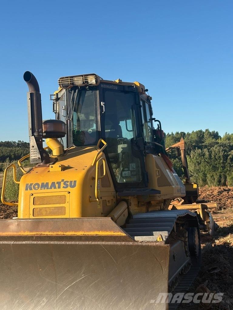 Komatsu D 61 EX-23 Гусеничные бульдозеры