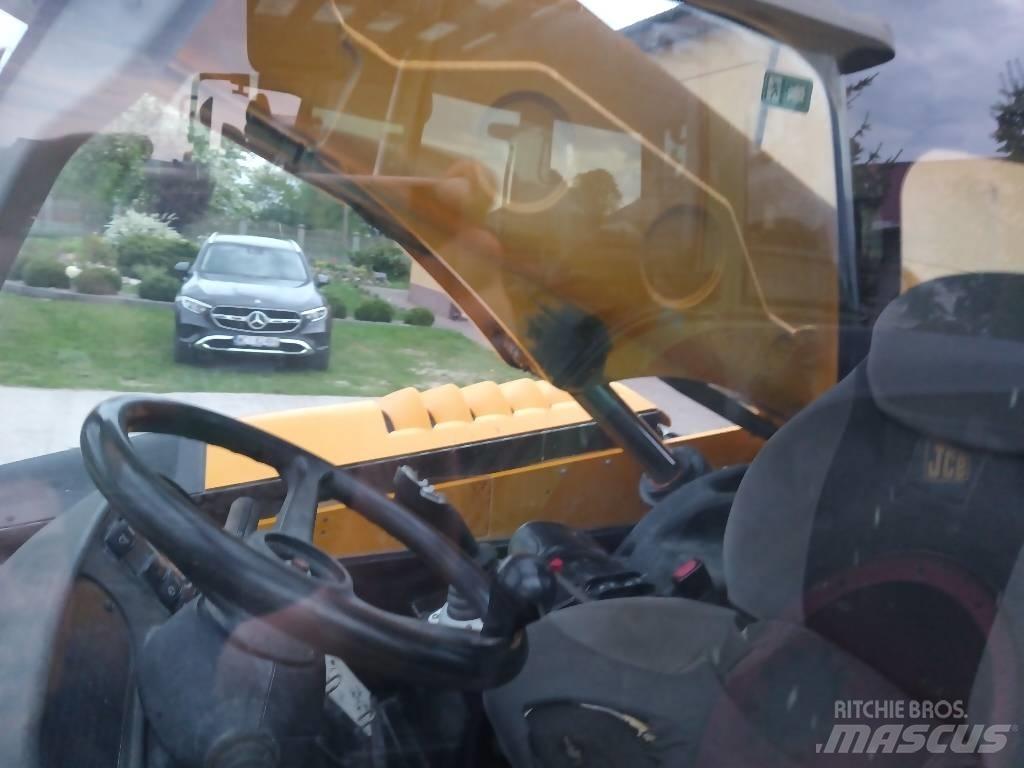 JCB 536 70 536 70 Телескопические фронтальные погрузчики