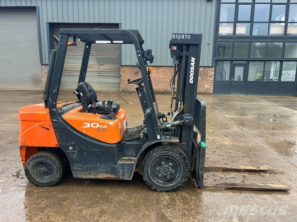 Doosan D 30 GP Дизельные погрузчики
