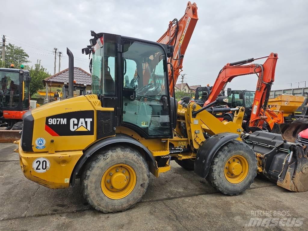 CAT 907M Фронтальные погрузчики