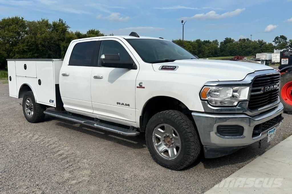 RAM 2500 Big Horn Бортовые фургоны