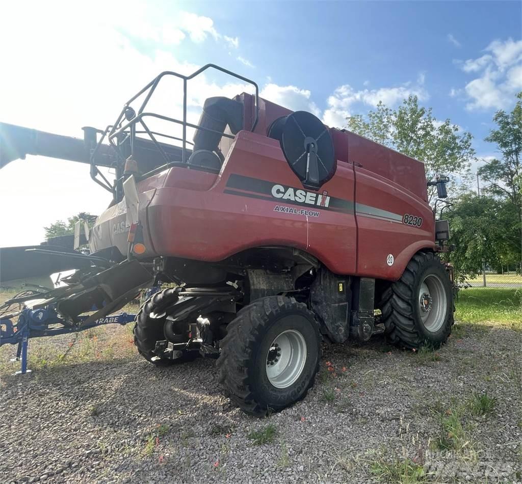 Case IH 8230 AF Зерноуборочные комбайны