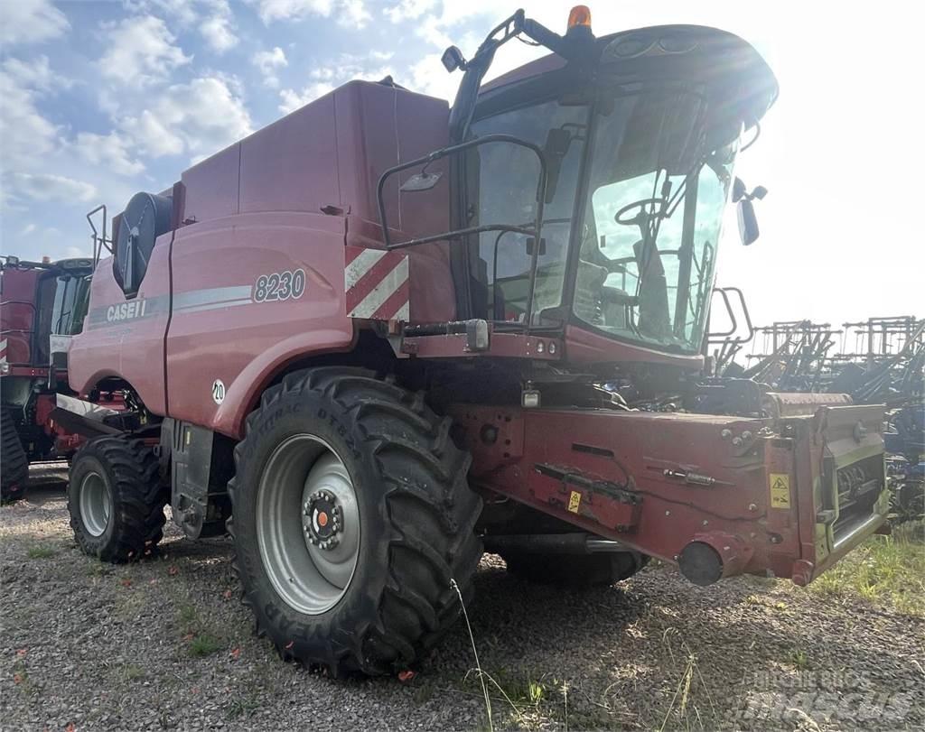 Case IH 8230 AF Зерноуборочные комбайны