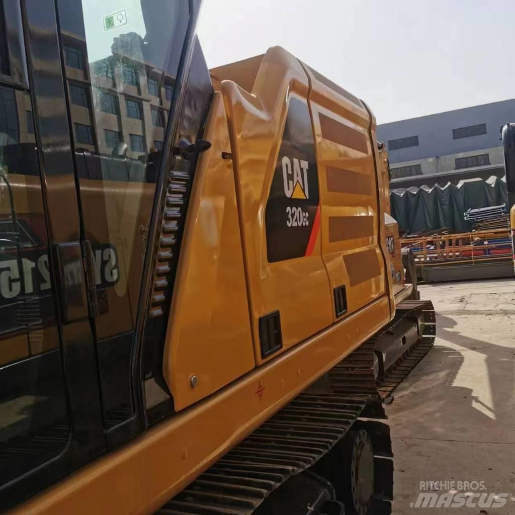 CAT CAT320GC Малые экскаваторы 7т-12т