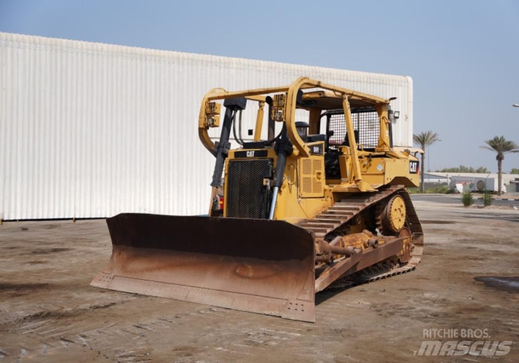 CAT D 6 R Гусеничные бульдозеры