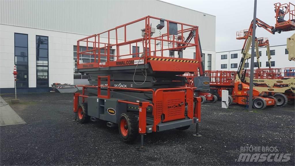 SkyJack 9250RT Ножничные подъемники