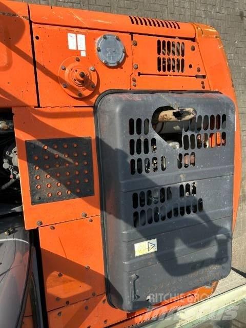 Hitachi ZX 160 W Колёсные экскаваторы