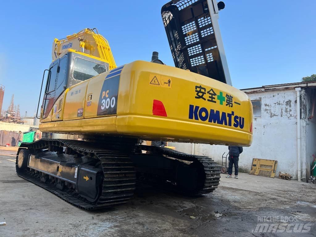 Komatsu PC300-7 Гусеничные экскаваторы