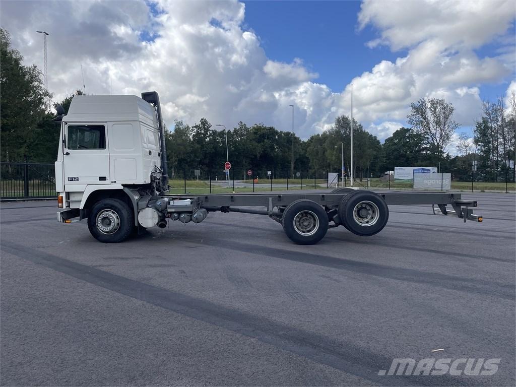 Volvo F 12 Шасси с кабиной