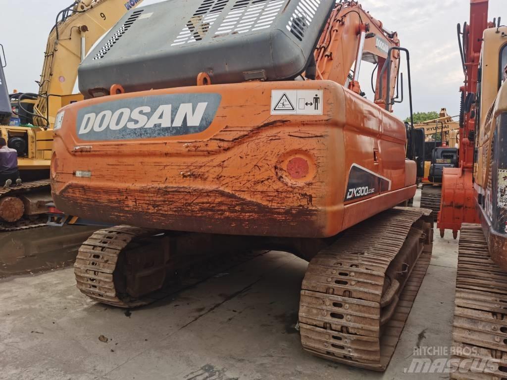 Doosan DX 300 LC Гусеничные экскаваторы