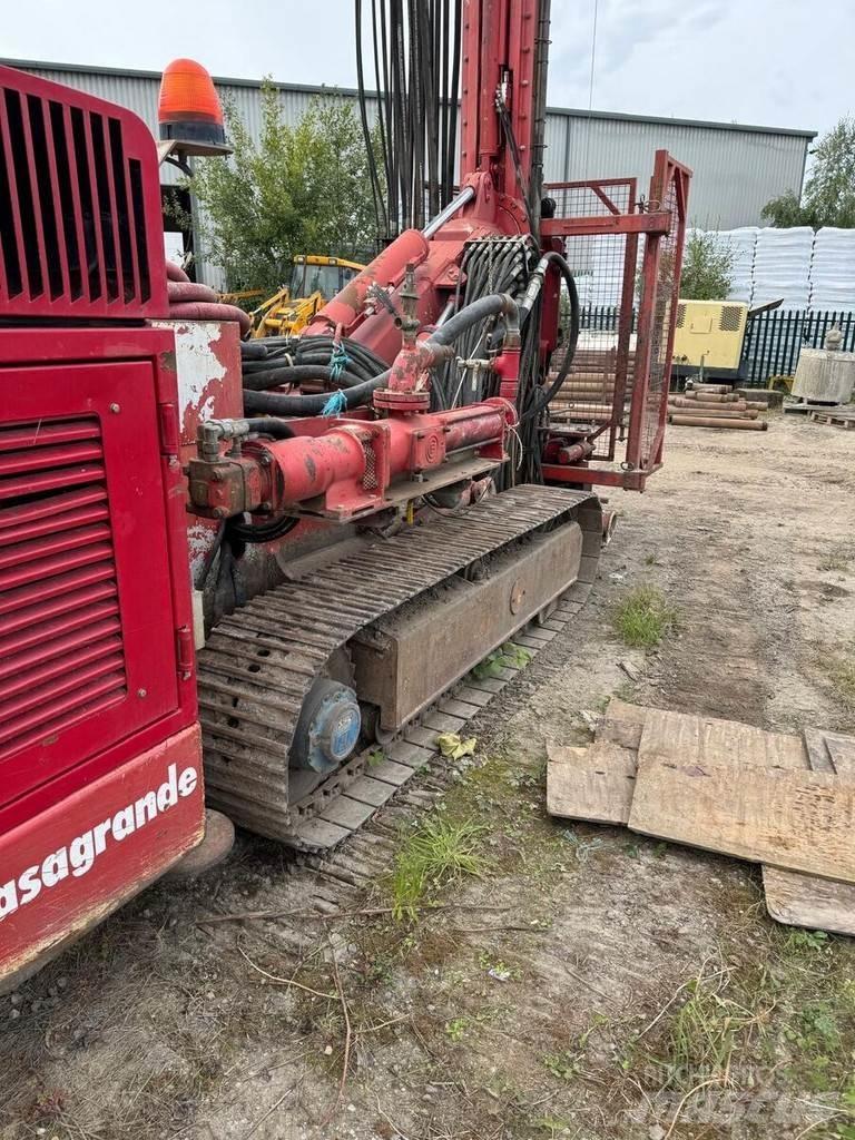 Casagrande C6 Гусеничные буровые установки