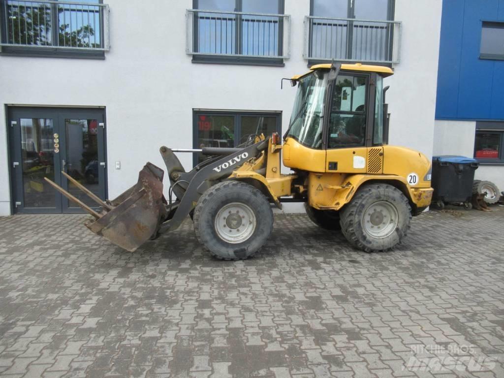 Volvo L 30 B Фронтальные погрузчики