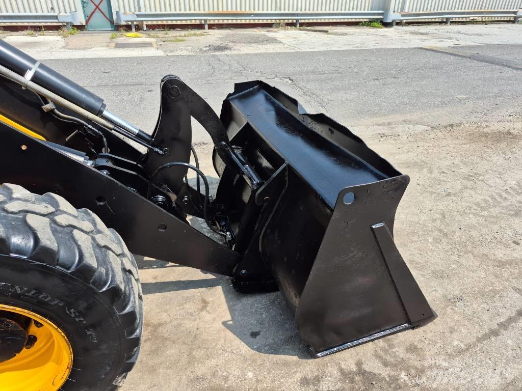 JCB 407 Фронтальные погрузчики