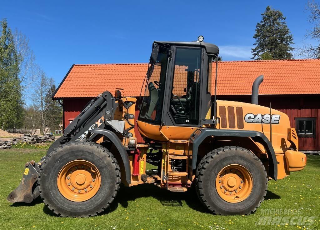 CASE 521 F XT Фронтальные погрузчики