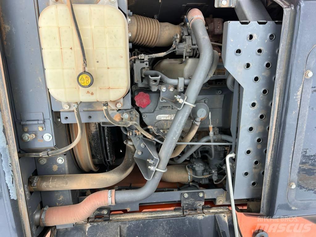 Hitachi ZX 210 LC-6 Гусеничные экскаваторы