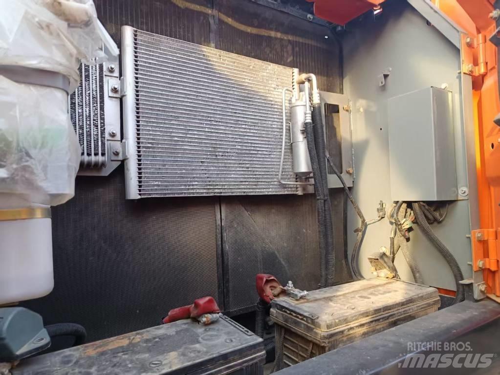 Hitachi ZX210 Гусеничные экскаваторы