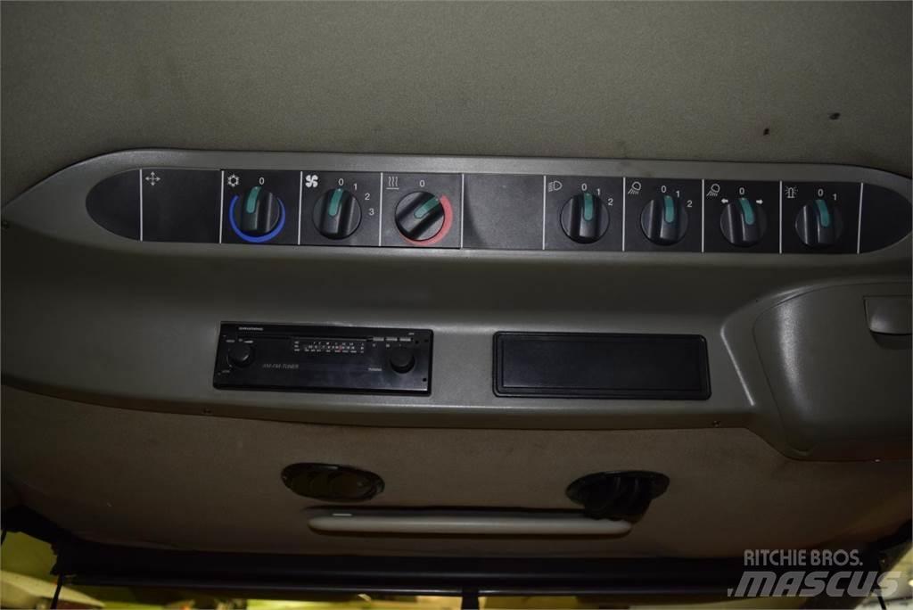 CLAAS Jaguar 900 Самоходные кормоуборочные комбайны
