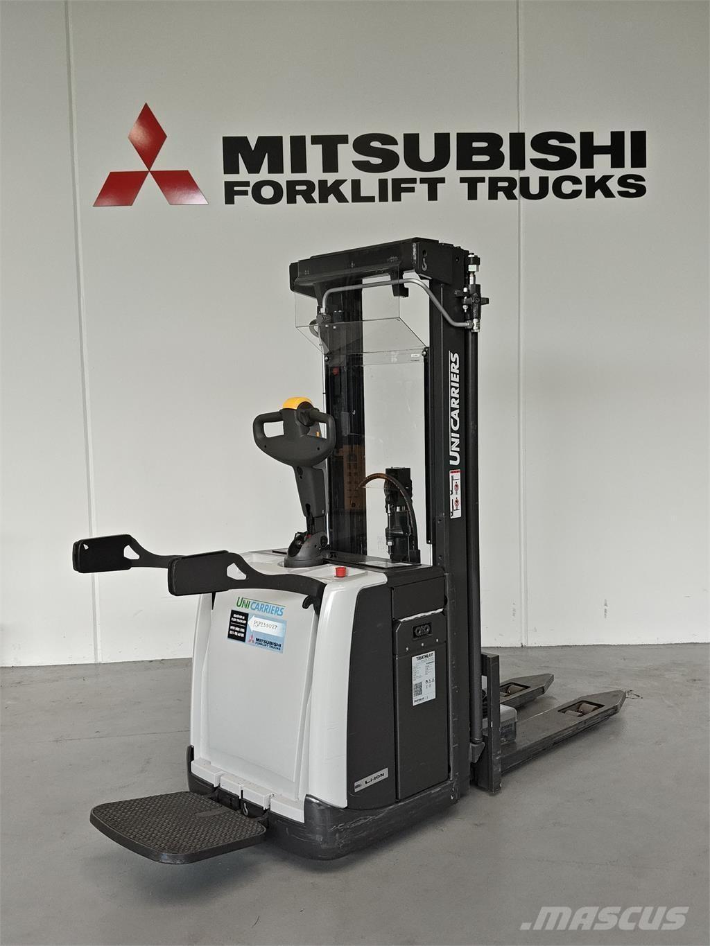 Atlet PSP160 Самоходные электроштабелёры