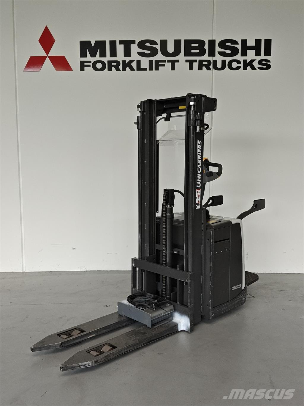 Atlet PSP160 Самоходные электроштабелёры