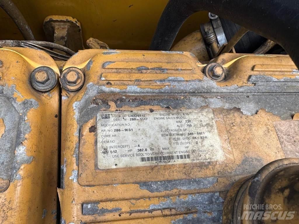 CAT 374DL Гусеничные экскаваторы