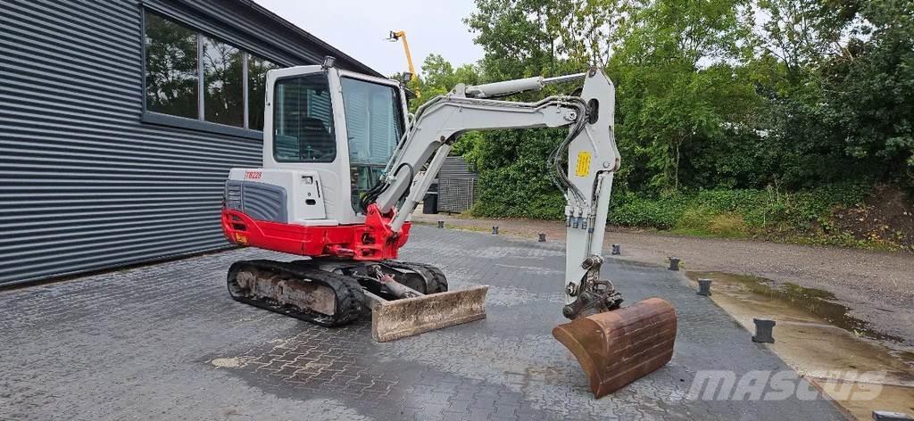 Takeuchi TB228 Мини-экскаваторы
