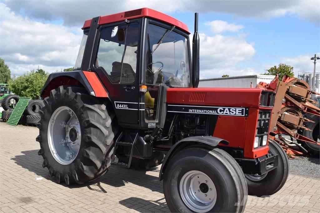 Case IH 844 XL Трактора