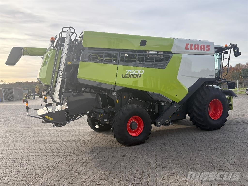 CLAAS LEXION 7500 Зерноуборочные комбайны