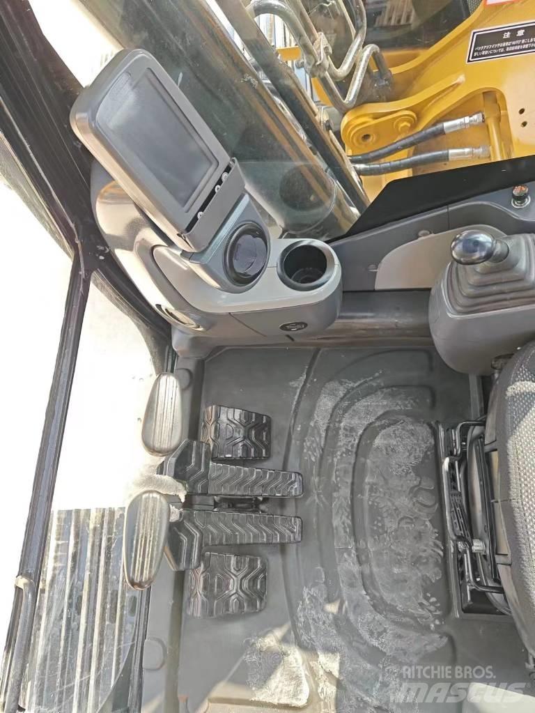 CAT 320 D2 Гусеничные экскаваторы